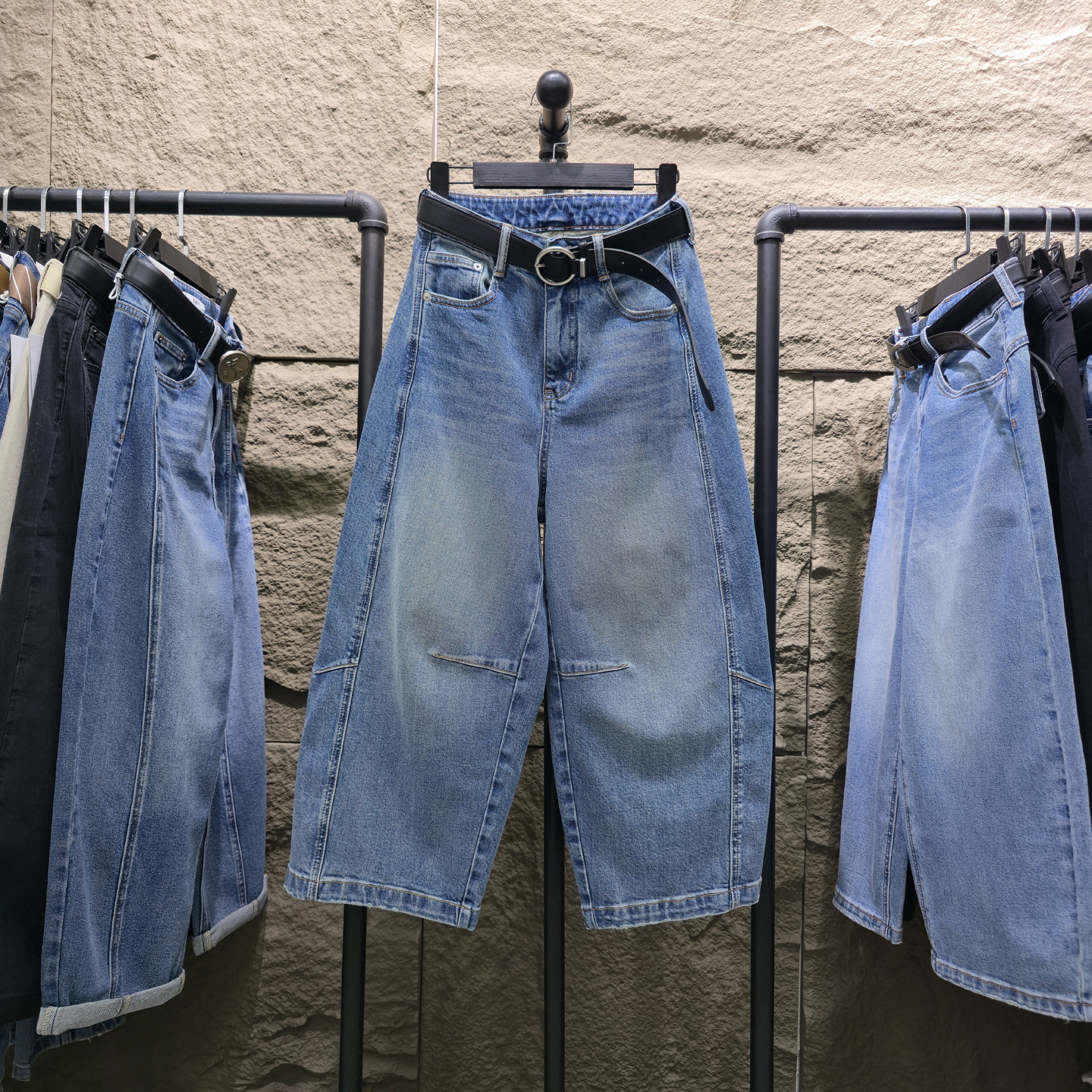 春季新款浅蓝色阔腿牛仔裤女高腰显瘦弯刀裤八九分小个子直筒裤