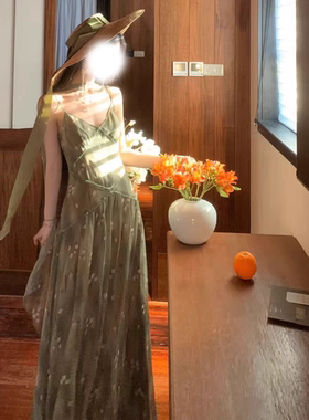 大码女装2025夏季法式复古绿色雪纺V领吊带温柔度假风连衣裙