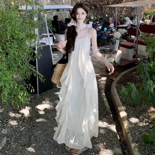 大码女装法式荷叶边度假风吊带裙