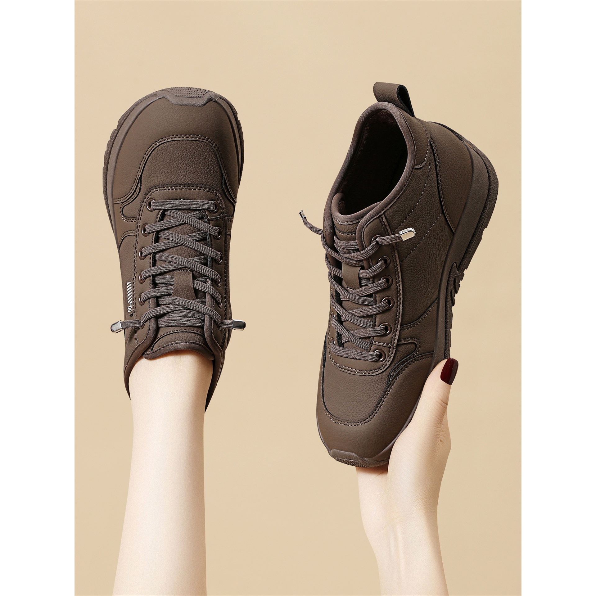 真皮软底软面休闲鞋女士百搭平底舒适健步旅游2025秋冬新款阿甘鞋