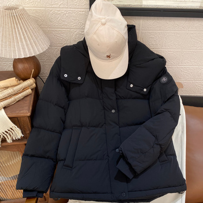 女士短款黑色羽绒服可收腰拆卸帽