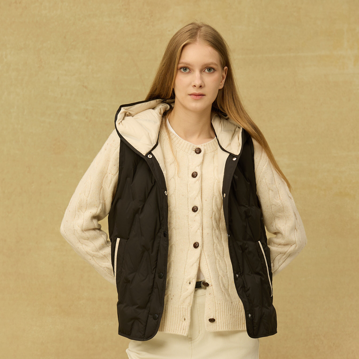 女式连帽羽绒马甲简约舒适百搭