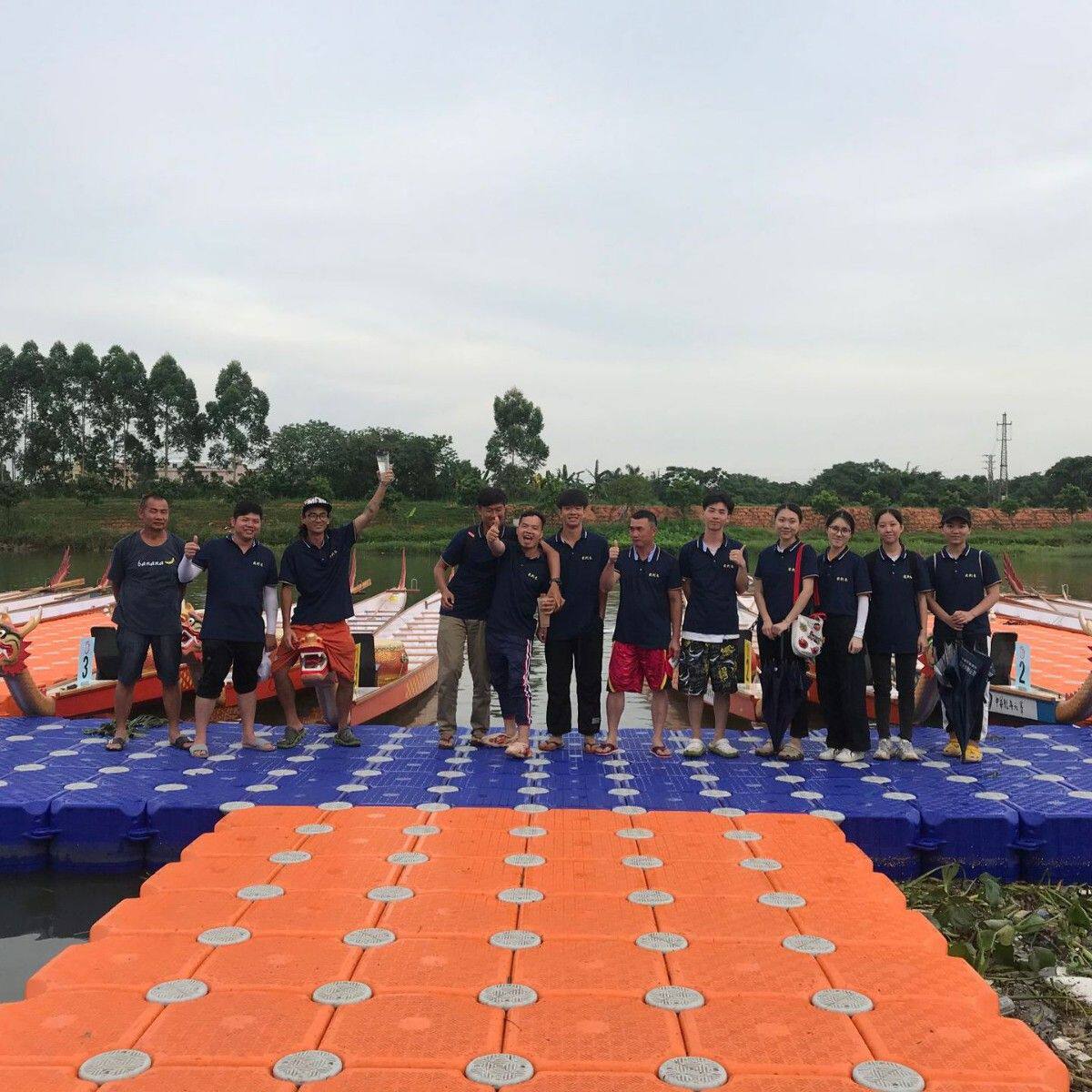 厂家直销龙舟停靠码头海上冲浪浮桥塑料浮筒浮台靠船游艇泊位码头