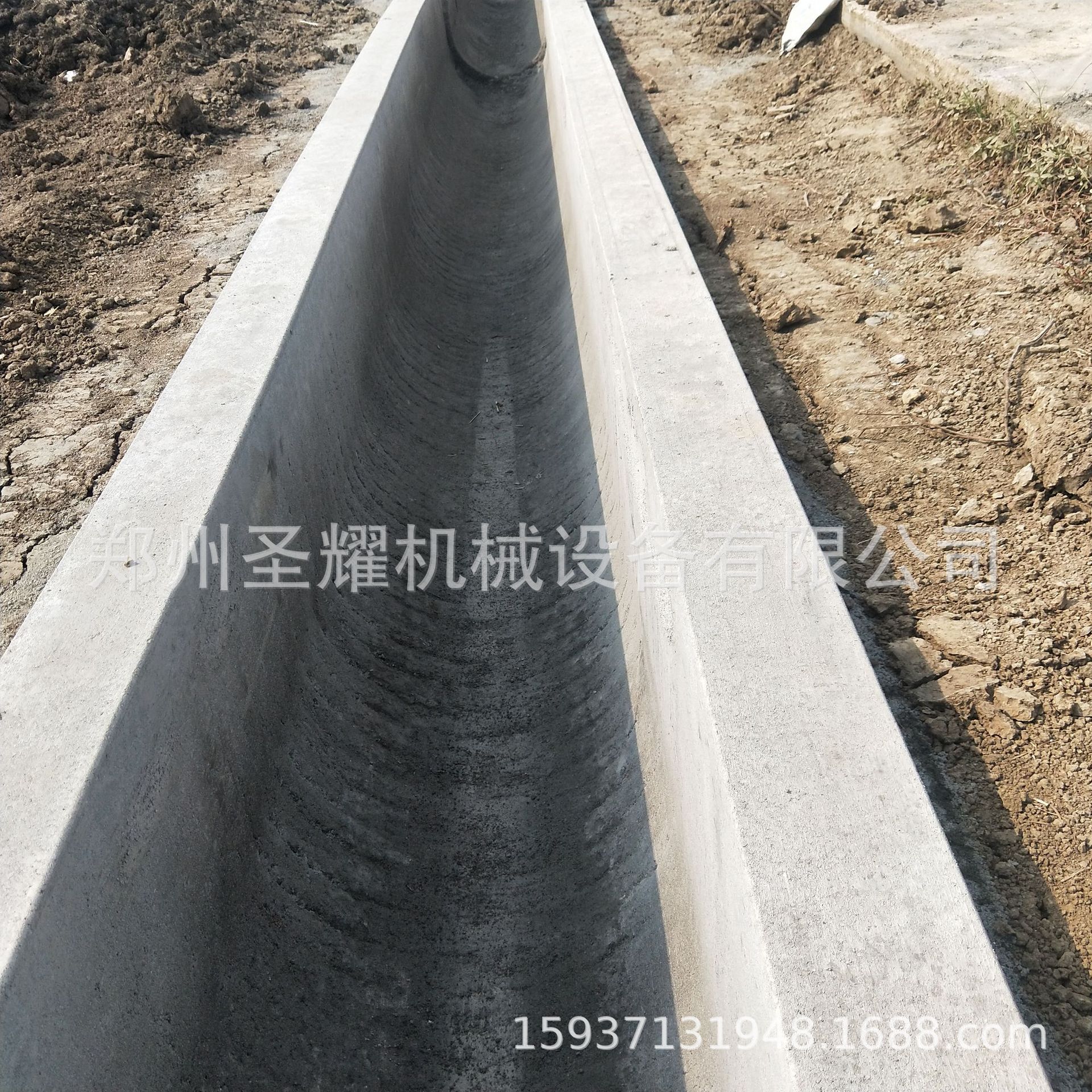全自动液压水渠滑膜机现浇式沟渠成型机高标准农田灌溉水渠成型机