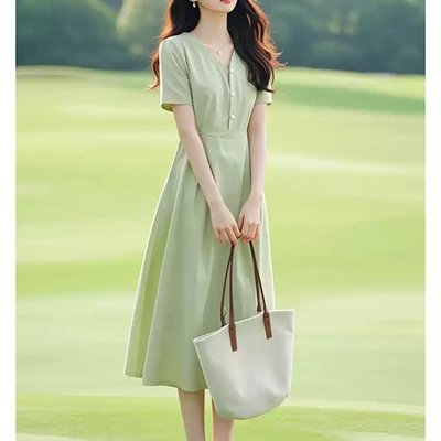 法式端庄大气小个子显高时尚海边度假绿色连衣裙子女夏季2025新款