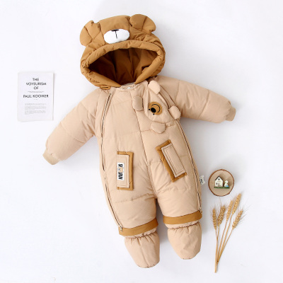 婴儿羽绒服连体衣抱冬季衣服宝宝加厚外出服新生儿包脚白鸭绒外套