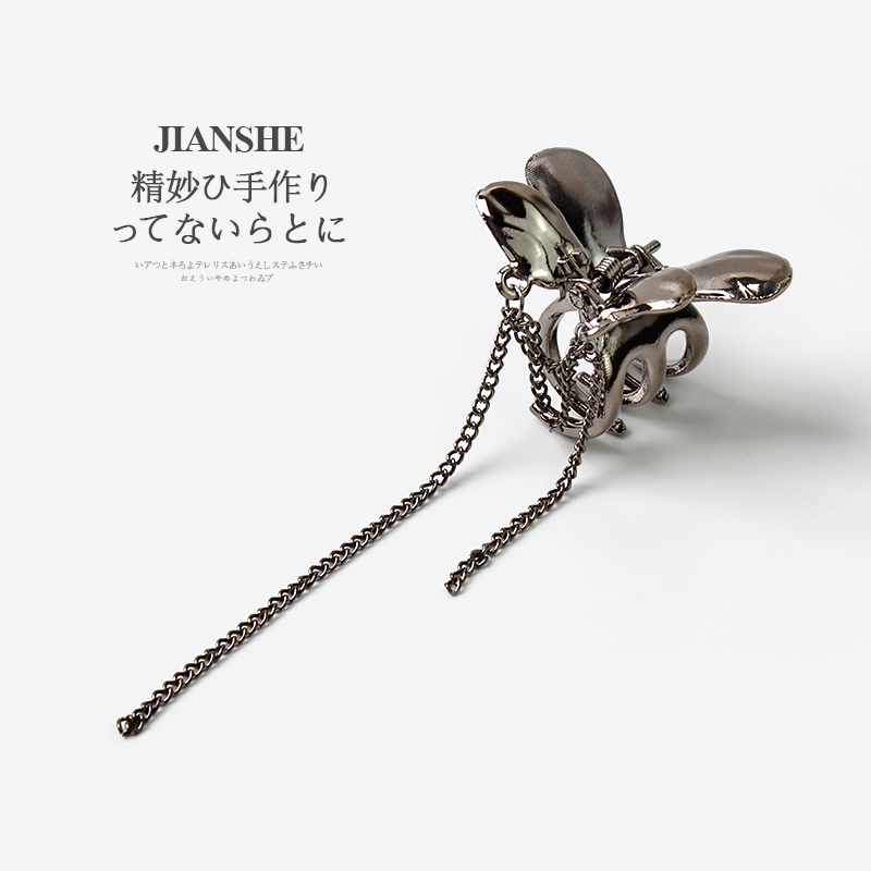 银色金属流苏蝴蝶抓夹高级感发夹