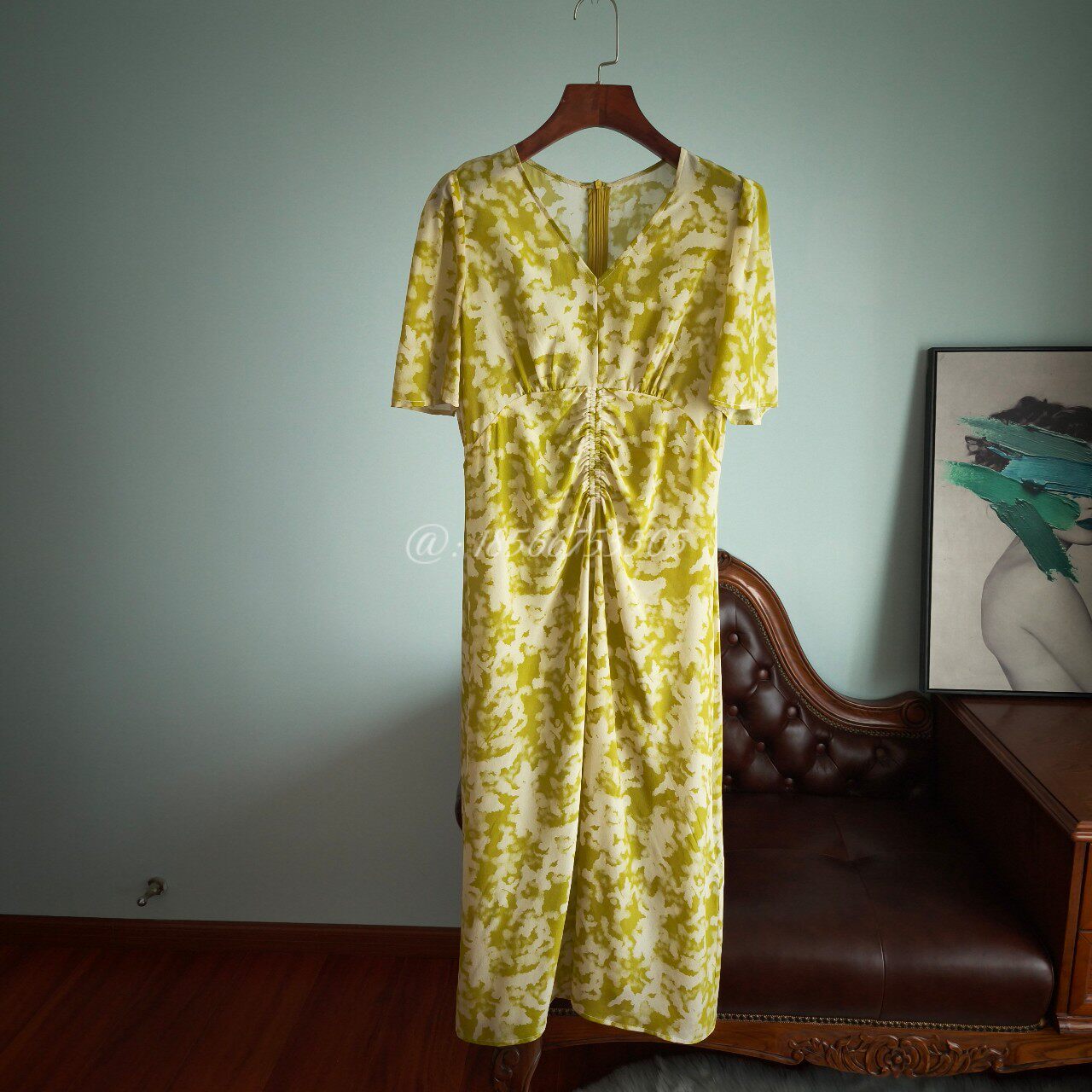 修身真丝双绉法式复古黄色碎花气质连衣裙温柔风显瘦鲜艳V领裙子