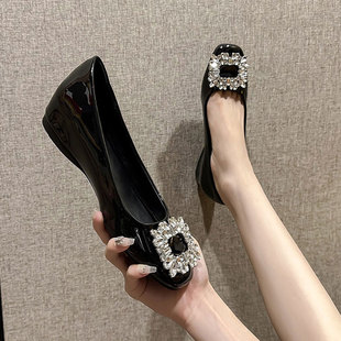 晚晚风温柔单鞋女春浅口2026春秋女士水钻内增高方头配裙子小皮鞋