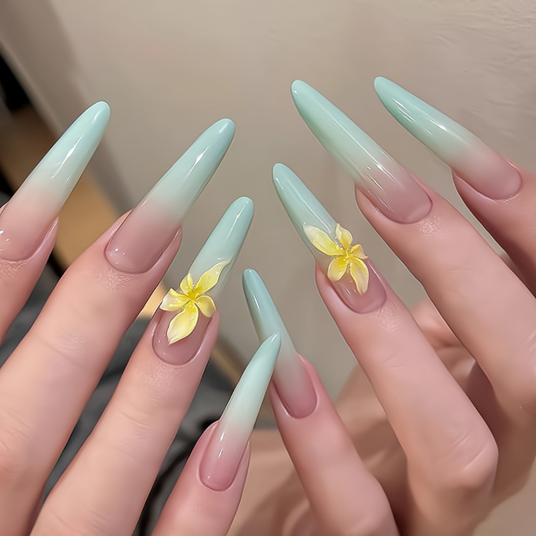 季节LI.SEASON蓝色渐变美甲