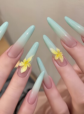 粉可小姐蓝色渐变美甲