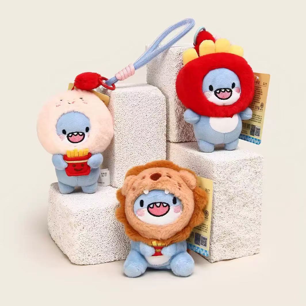 爱绒艺爱心薯条鲨卡通挂件男女