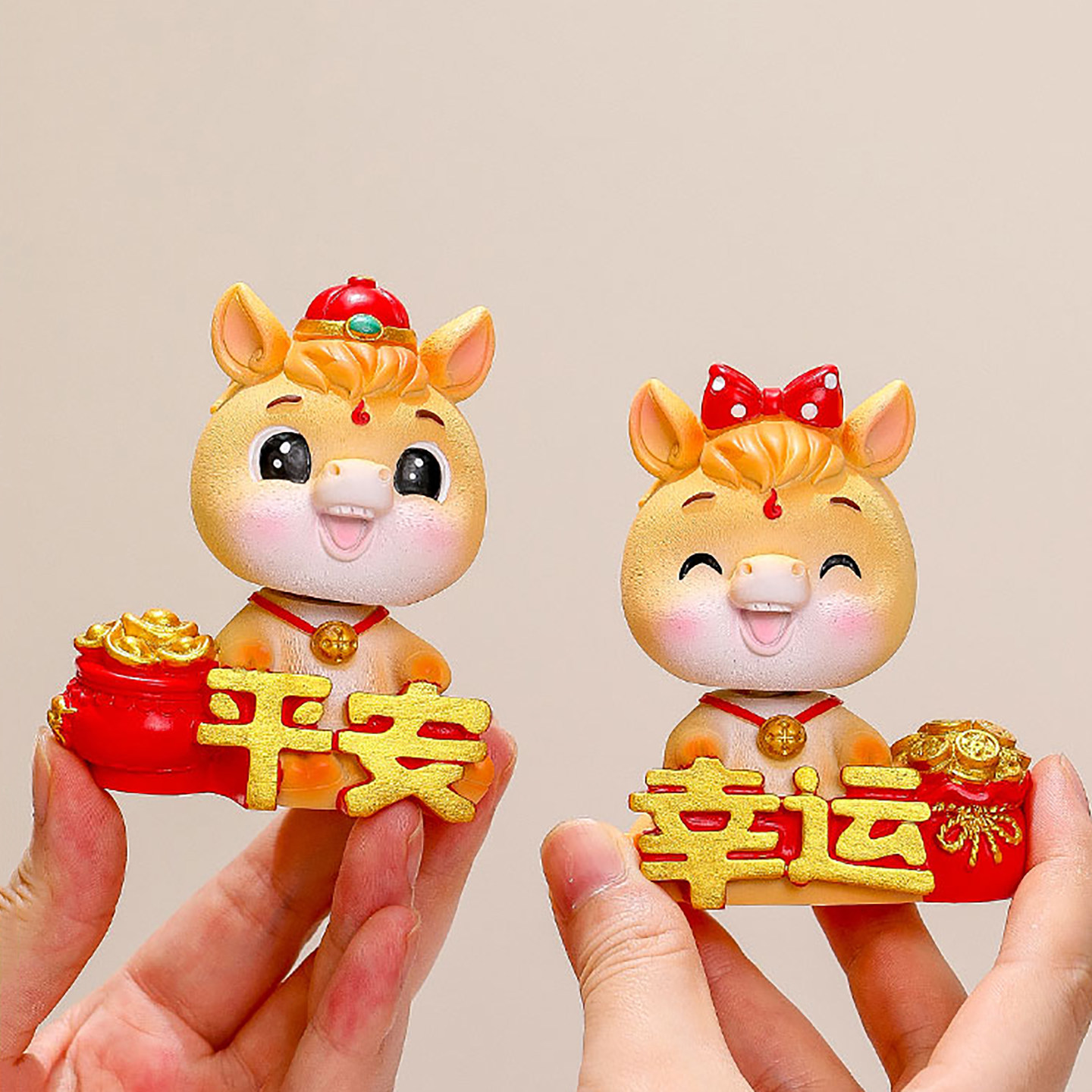 招财马年吉祥物本命年生肖小马公仔桌面摇头摆件喜庆车载装饰摆设