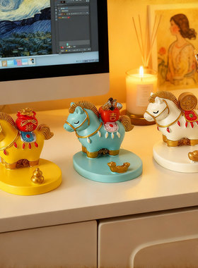 国潮马年吉祥物生肖小马手办手机支架电脑桌面摆件办公室元旦礼物