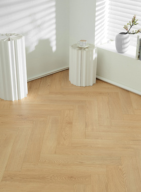 12mm艺术人字拼灰色黄橡木纹结疤深色原木色奶油风强化复合木地板