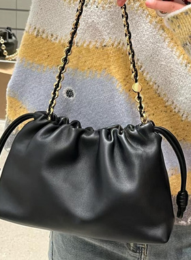 2025清仓日韩斜挎女包真皮福袋包水桶包抽绳云朵包单肩斜挎腋下包