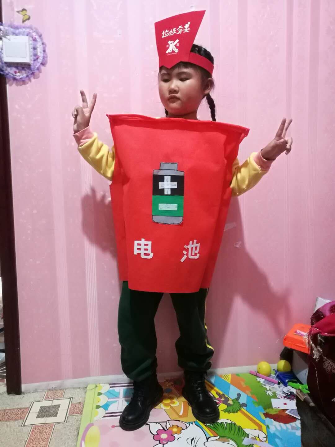 儿童环保垃圾桶时装走秀服有害电池奶盒表演道具服垃圾分类人偶服