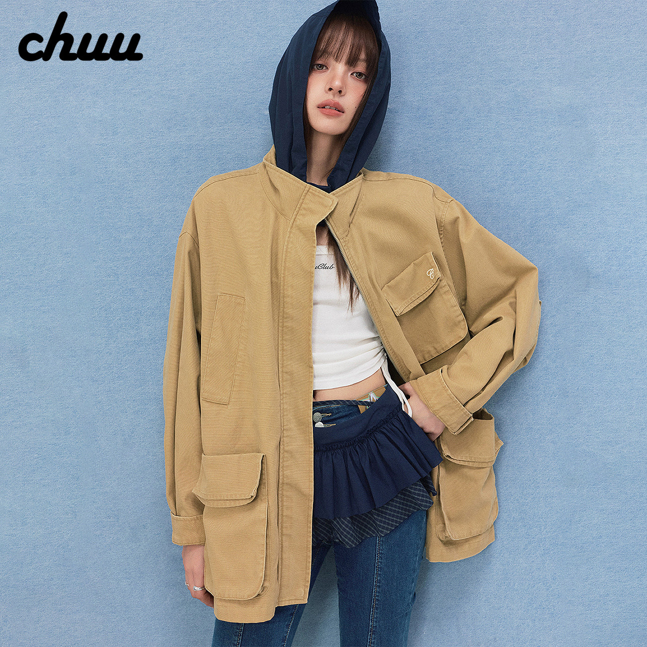 CHUU撞色拼接连帽风衣女2026秋季新品字母绣花口袋中长款工装外套