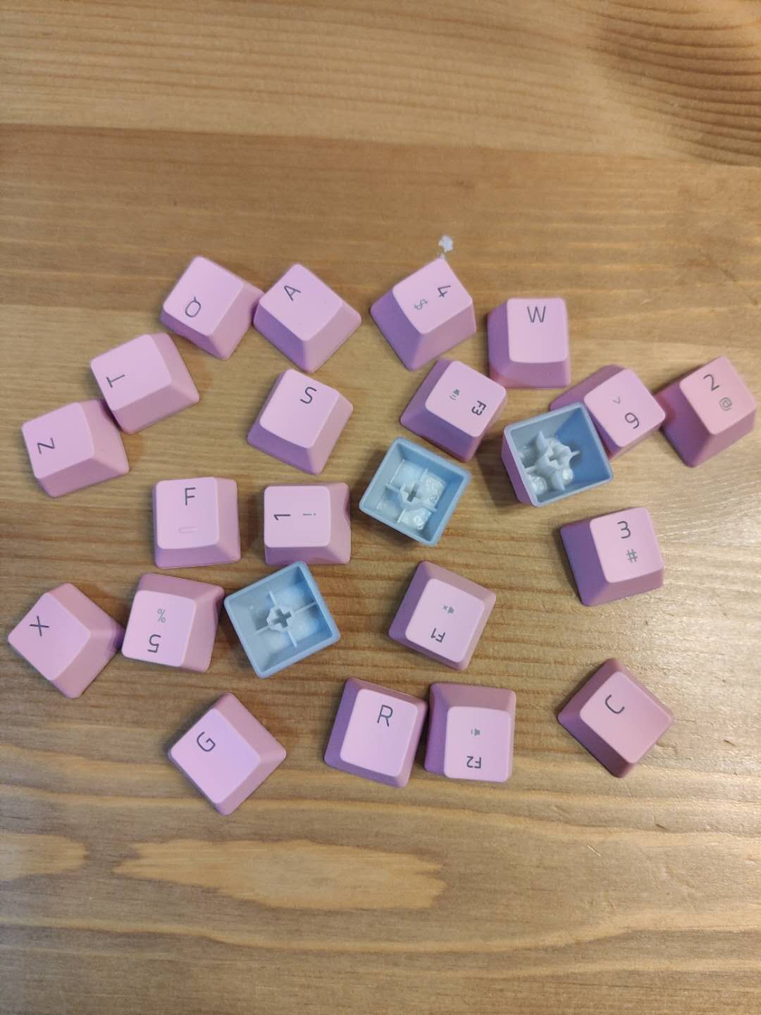 全新原裝雷蛇獵魂光蛛粉晶鍵帽 龍豆在類目 電腦硬件/顯示器/電腦周邊, 鍵盤中 - 來自Buy2taobao.com提供專業的淘寶代購服務