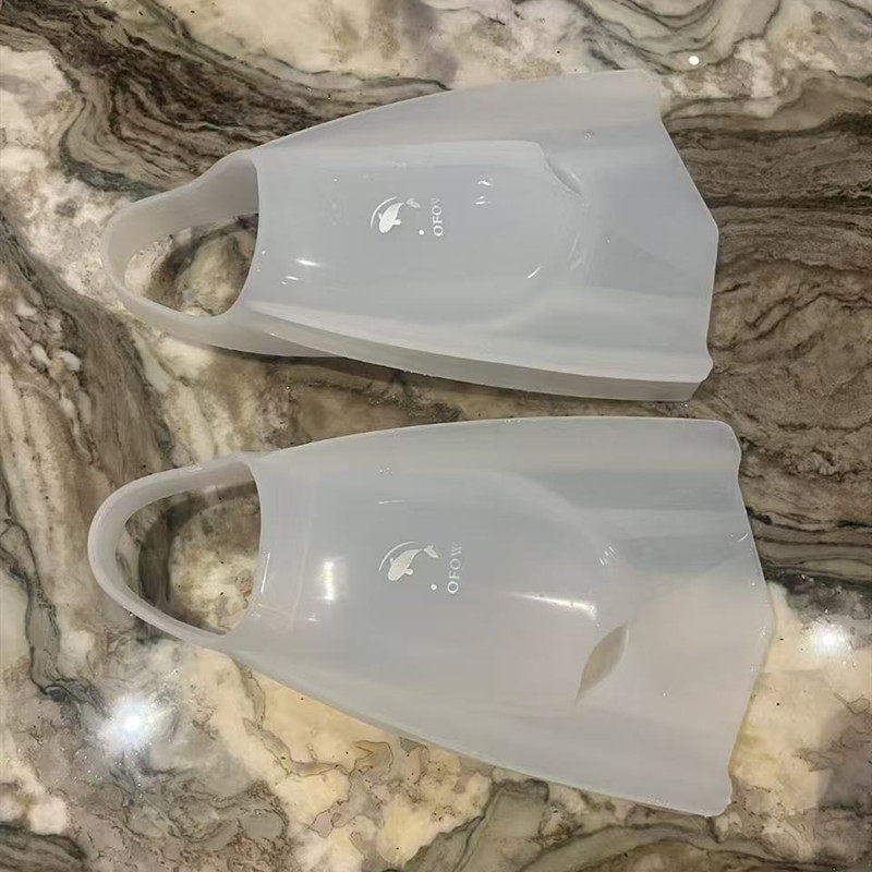 OFOW新款入水高透明脚蹼全透明隐形进口硅胶专业训练短脚蹼阿瑞娜