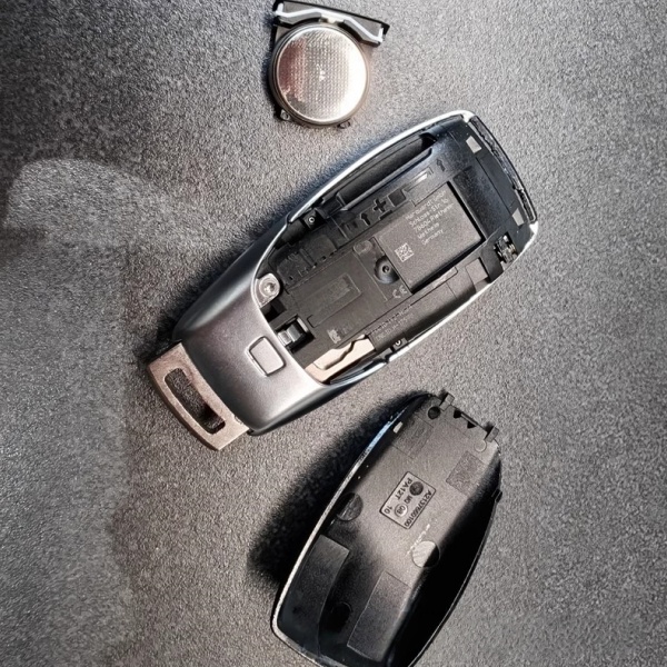 适用于奔驰汽车钥匙电池CR2032