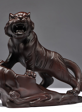 黑檀木雕老虎摆件实木质上山虎生肖工艺品家居办公桌面装饰工艺品