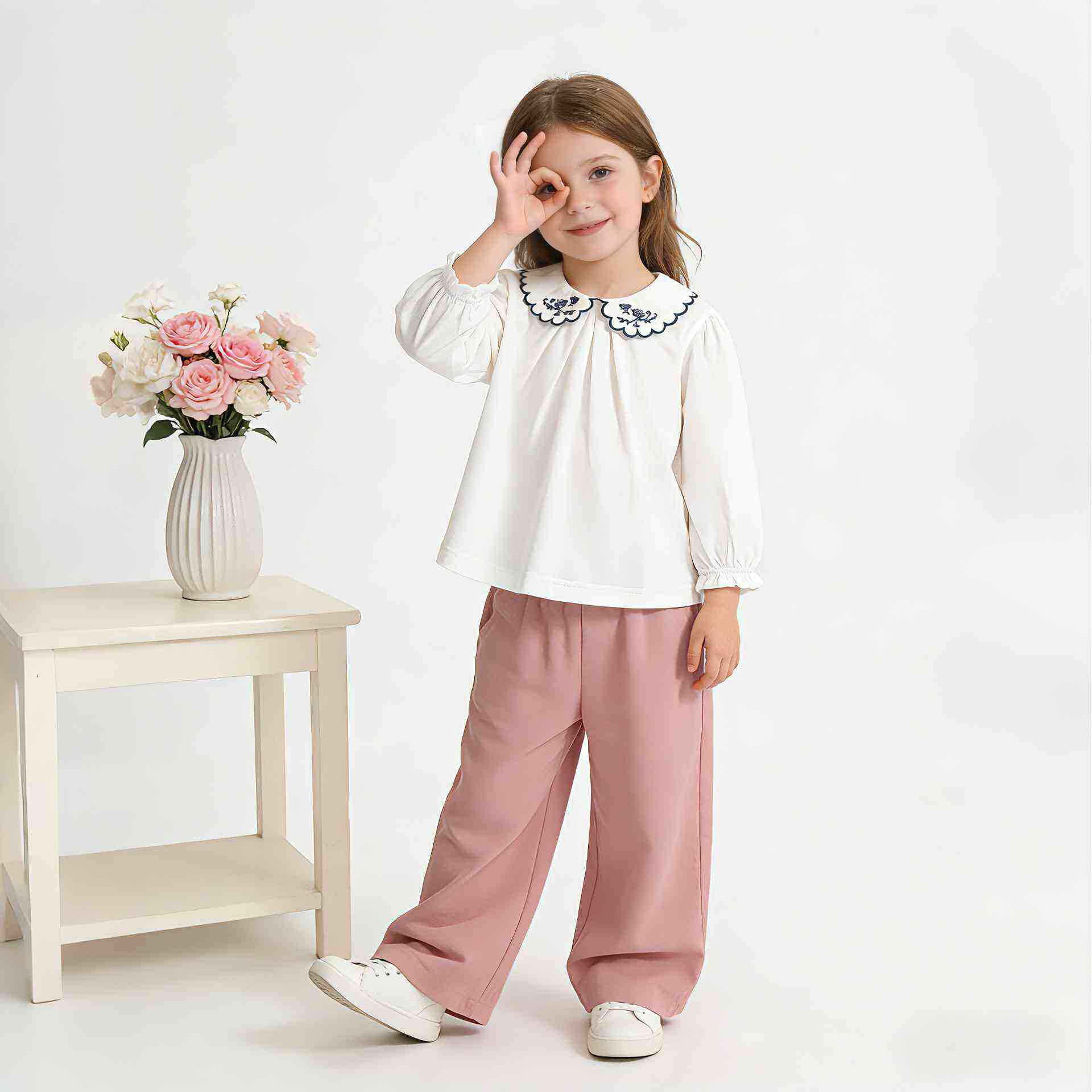 女童长袖T恤宝宝A类打底衫2026春装款青花瓷刺绣T恤纯棉童装上衣