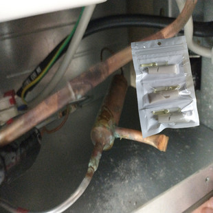 空调冰箱压缩机铜管焊缝沙眼漏氟补漏胶水蒸发箱冷凝器散热器补漏