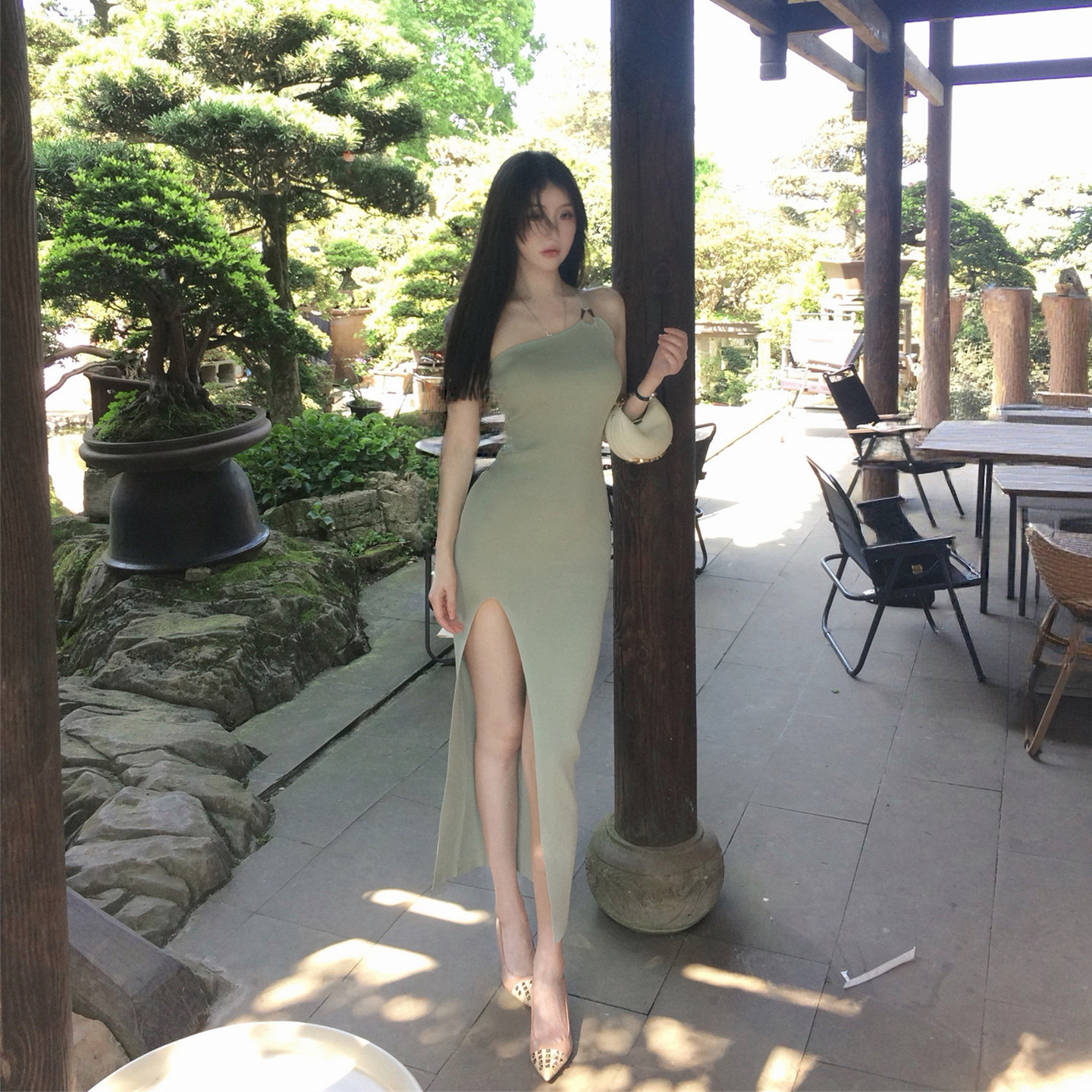 熊熊屋【玉露青】曼妙性感掐腰修身包臀斜肩开衩冰丝针织连衣裙