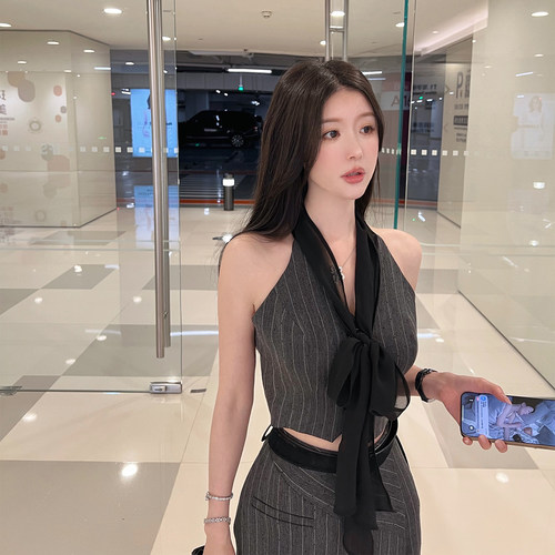 bear熊熊屋【大姐姐】烫钻挂脖上衣不规则A字裙裤白富美JK套装女