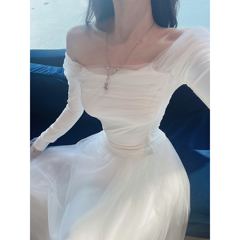 熊熊屋【清潭洞欧尼】又韩又欲黑白双色针织吊带一字肩网纱上衣