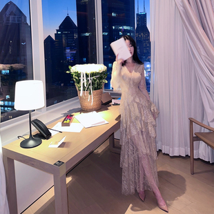 优雅气质裸色性感V领收腰立体蕾丝层叠蛋糕裙摆连衣裙 绮梦