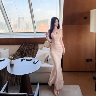 熊熊屋 超绝曲线 修身 掐腰包臀鱼尾口水兜领连衣裙 建模身材