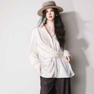 E18高级感丝滑缎面不对称褶皱腰部扣带欧美显瘦垂感宽松长袖 衬衫