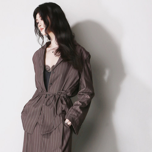 复古咖啡色条纹西装翻领衬衫