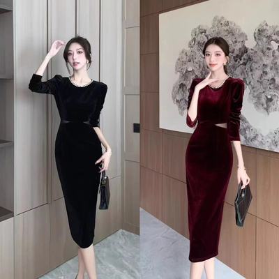 赫本风丝绒黑色打底包臀连衣裙