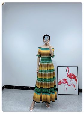 一字领印花渐变色百褶连衣裙波西米亚度假风大摆裙民族风彩色长裙