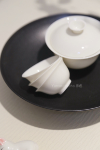 奶油嫩嫩的二才盖碗110ml/薄而轻透的品茗杯30ml