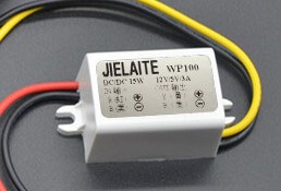 JIELAITE DC-DC降压模块15W 12V转5V3A车载电源转换器白色胶壳