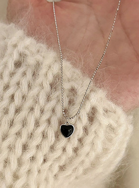 简约黑色爱心项链2025新款