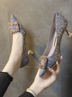 2025新款秋冬细跟蓝色设计感气质名媛高跟鞋女小众低跟妈妈鞋黑色