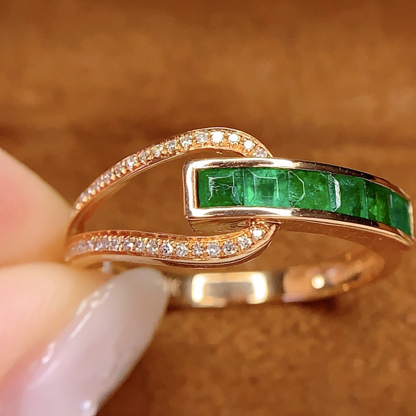 宝创集18K金镶嵌约1克拉天然祖母绿戒指排戒设计感真金真钻礼物