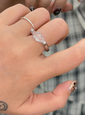 韩代纯洁又绚烂的钻石戒指