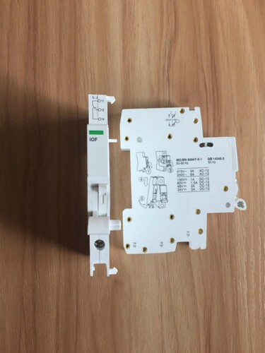 配IC65 IC65H 施耐德 iC65N IOF 辅助触头 iC65辅助附件 A9A26924