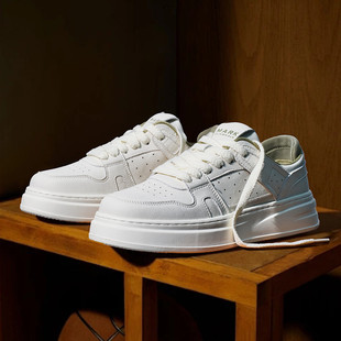 马克华菲人气小白鞋男春季2026新款男士休闲板鞋皮面男鞋运动鞋子