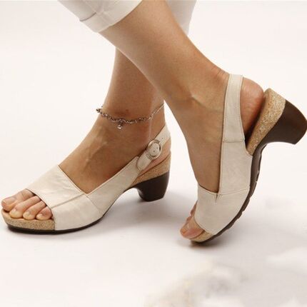 外贸女鞋2020夏季新品中跟防水台扣带露趾凉鞋大码40-43Sandals