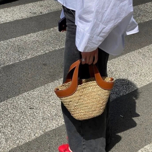 草编包手提包高级质感25年春夏斜挎女包休闲单肩包 有内袋抽绳