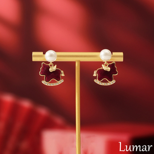 S925纯银红色植绒小飞马珍珠耳钉女2026过新年耳环马年本命年耳饰