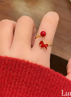 S925纯银红色圆珠小马戒指女小众