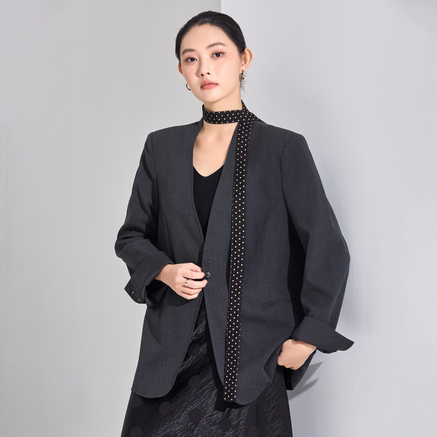 法拉Farfalla高级感气质通勤女装图片